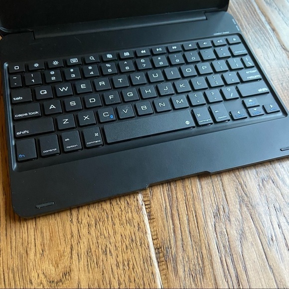 iPad keyboard folio - Picture 2 of 5